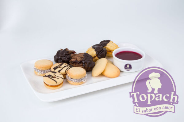 Galletas finas con salsa